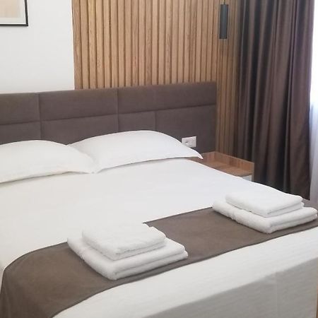 2A Near Blloku Area Apartment ティラナ エクステリア 写真