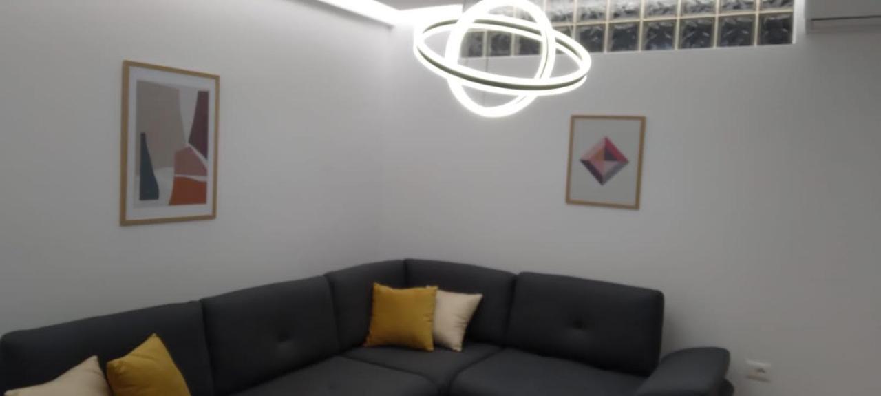 2A Near Blloku Area Apartment ティラナ エクステリア 写真